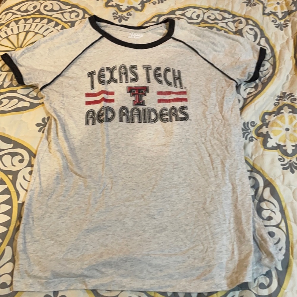 Women’s large t short Texas tech red Raiders